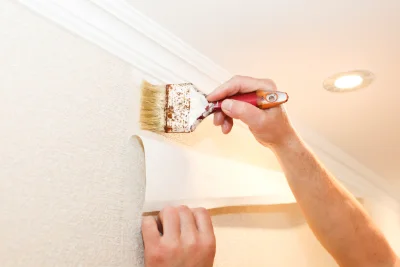 Pose de papier peint à Rochefort-en-Terre — revêtements muraux et toiles de verre